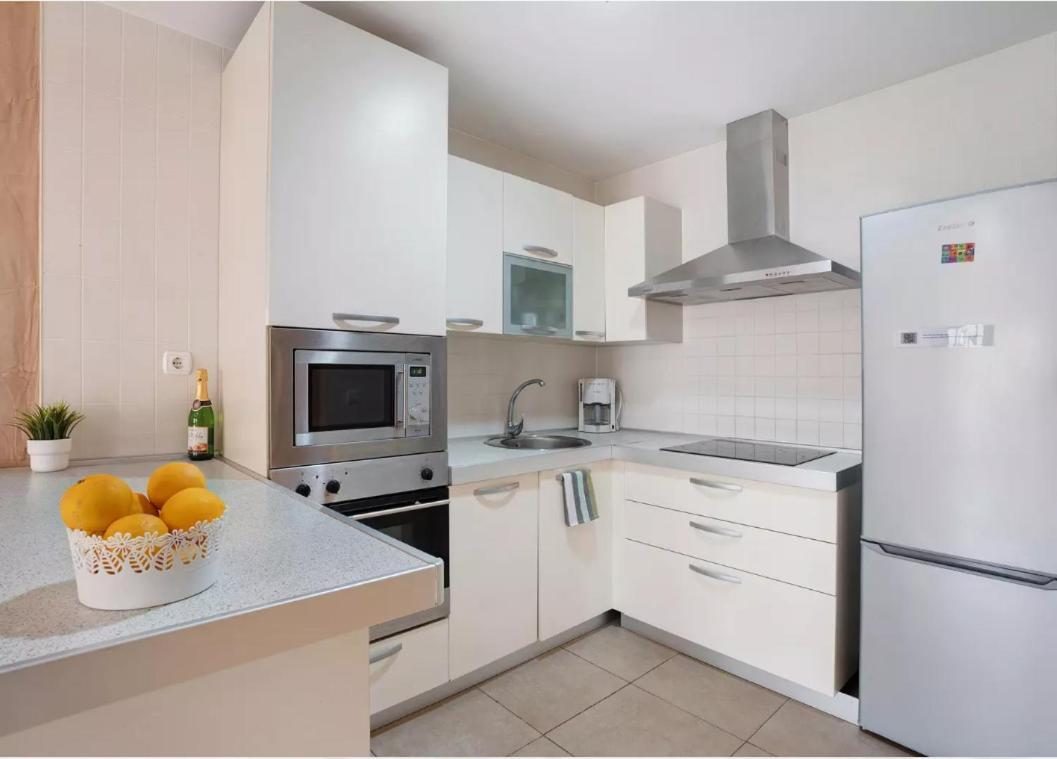 Be Happy 77 Apartment Arona  Exterior foto