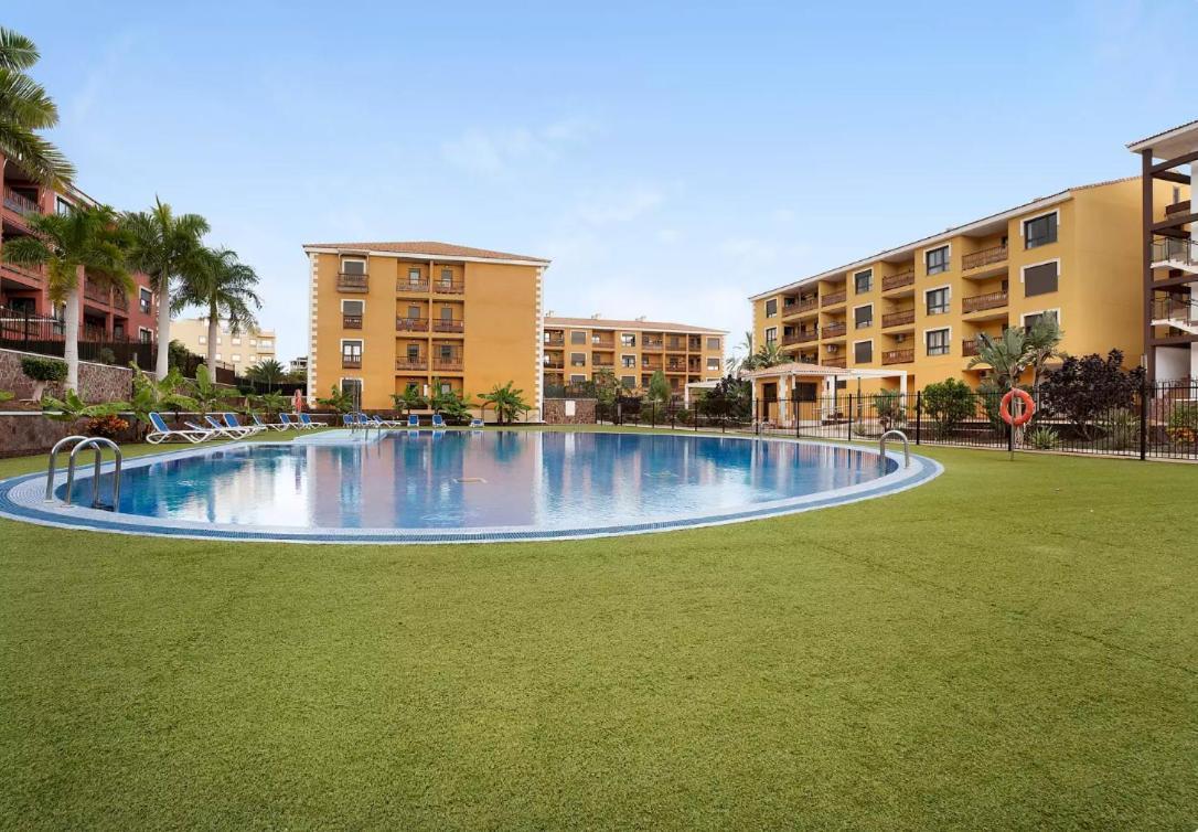 Be Happy 77 Apartment Arona  Exterior foto