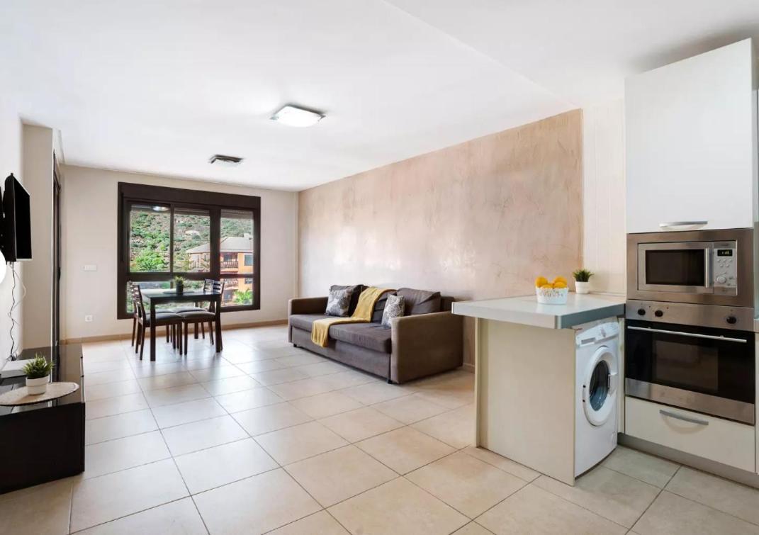 Be Happy 77 Apartment Arona  Exterior foto